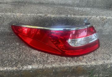 2012-2014 hyundai azera taillight driver side