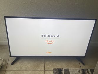 Like new- Amazon Fire TV 43”