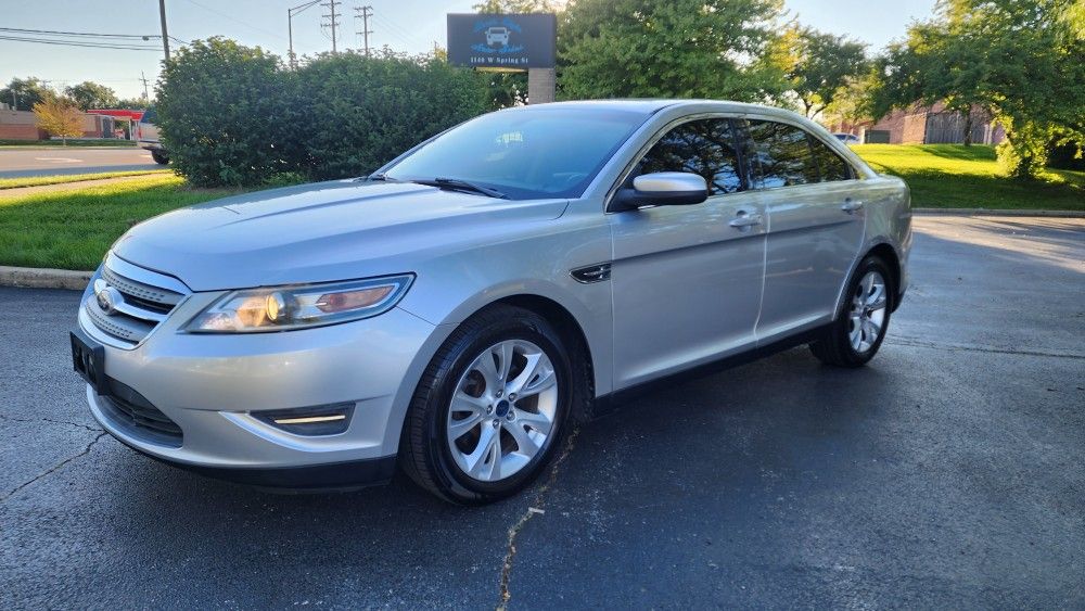 2010 Ford Taurus