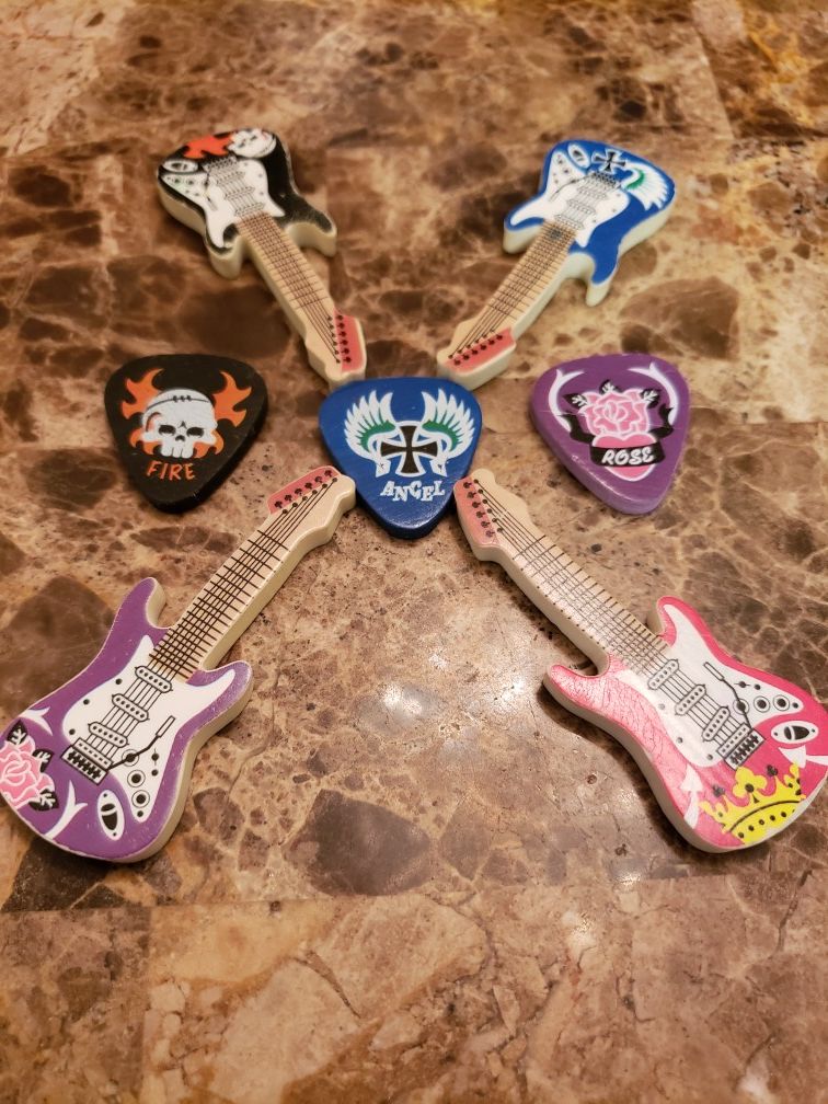 4 guitar and 3 guitar pick mini erasers