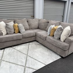 Sectional Couch 