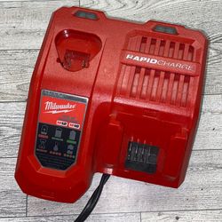 Milwaukee M12 & M18 Rapid Charger