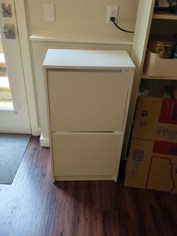 White shoe cabinet