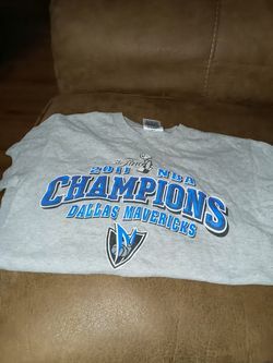 Boys shirt size medium 10/12