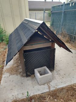 Wood Dog House Heavy Duty 