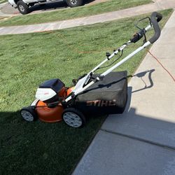 Stihl Lawnmower Cordless 40volts  ( Tool Only )