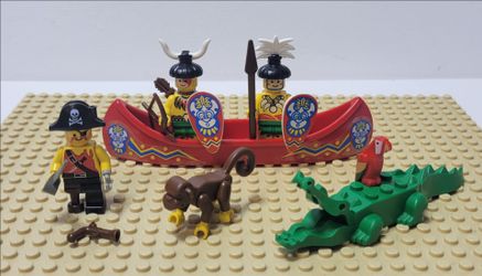Lego Pirate Islanders with Canoe, Gator, Monkey and parrot
