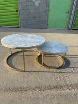 2 Nesting Coffee Tables