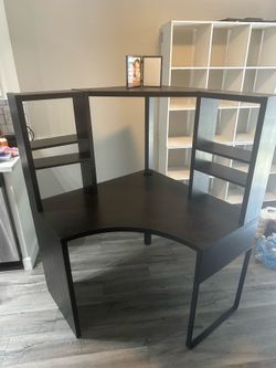 Corner desk