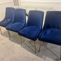 4 Dinning Room Chairs 