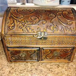 Vintage Jewelry Box 