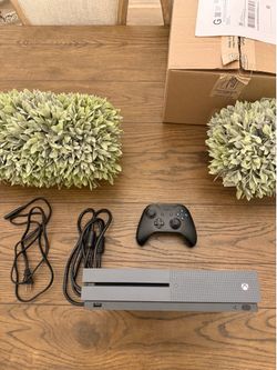 XBOX ONE S 500 GB CONSOLE GRAY
