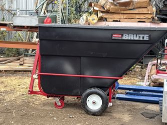 SUPER DUTY RUBBERMAID DUMP HOPPER 3805$ FROM RUBBERMAID BUY BRAND NEW GROM ME FOR 1800$