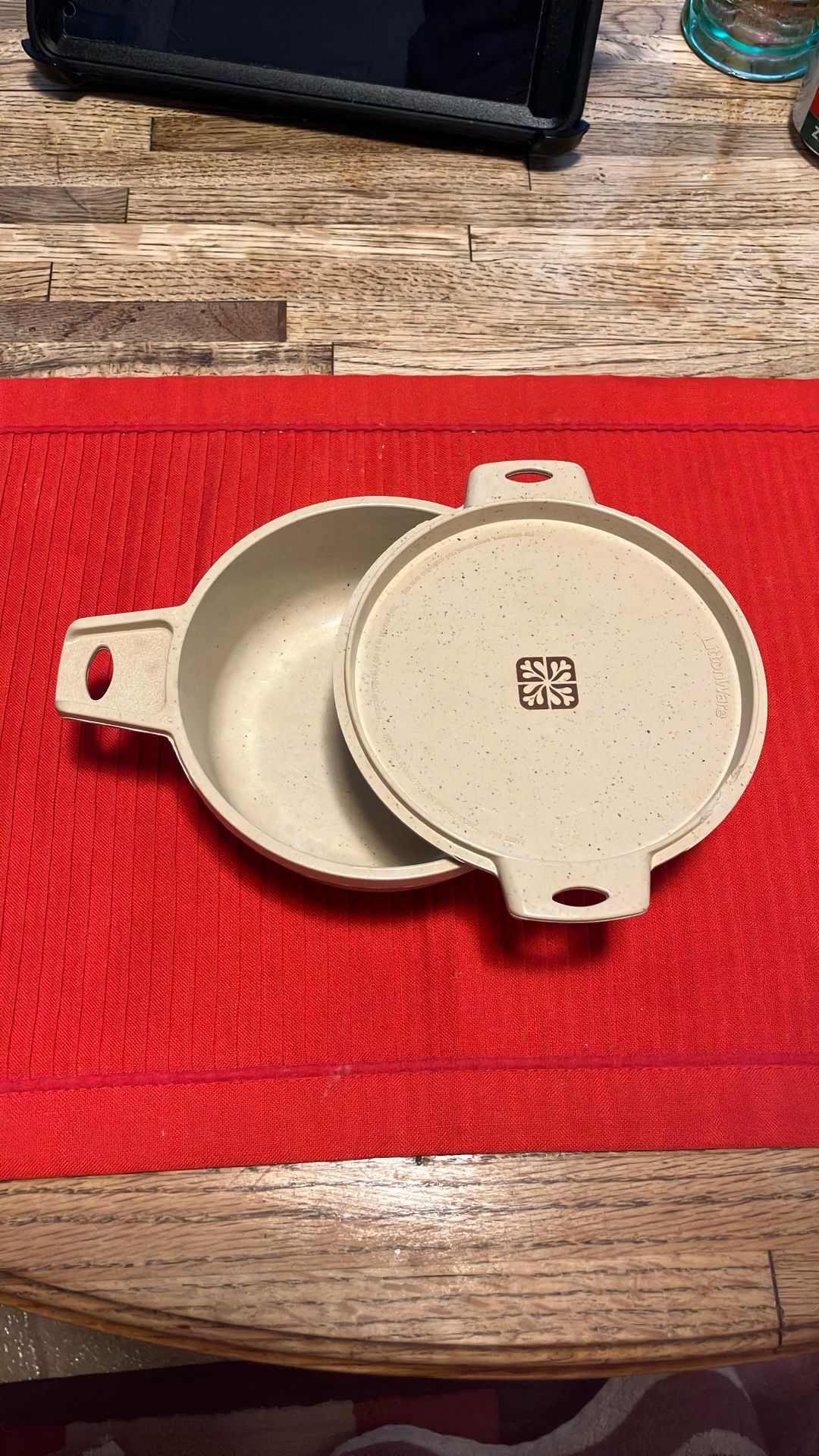 Vintage 2 Cup Littonware Microwave Cookware Bowl with Lid - Compare @$20