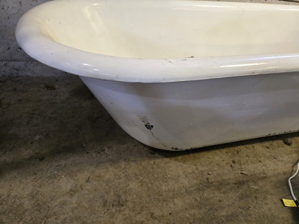 Cast Iron Clawfoot Tub