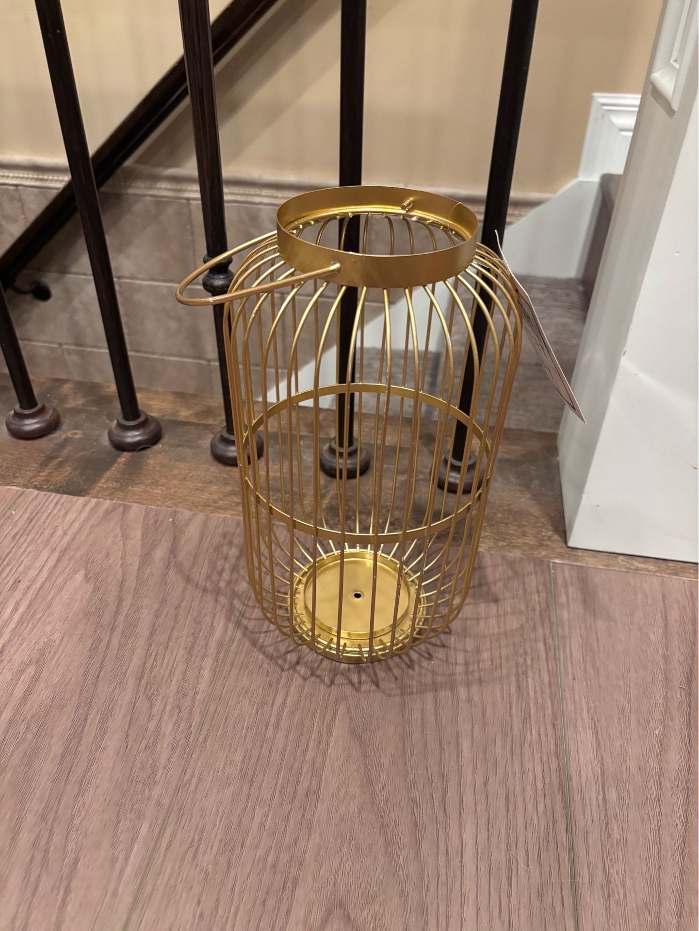 Darling brass lantern. No light/candle Is not Solar. Located in Murray cash/Venmo. Fcfs or hold with Venmo