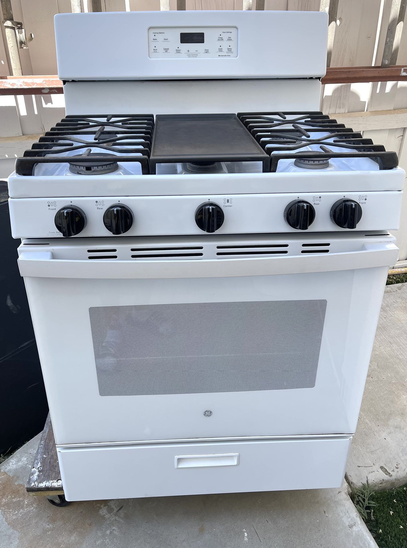 GE Gas Stove 5 Burner With Griddle