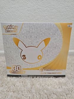 30th Celebration Pokémon Center ETB