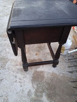 Ethan Allen table 1930 wing table,GOOD SHAPE