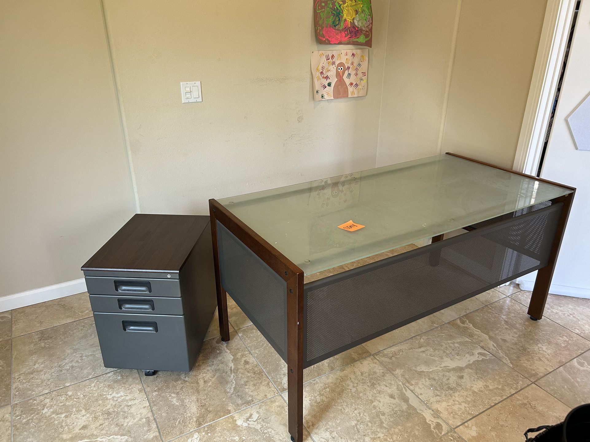 Desk And Matching File for Sale in Pasadena, CA OfferUp