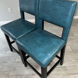 2 Bar Stools 