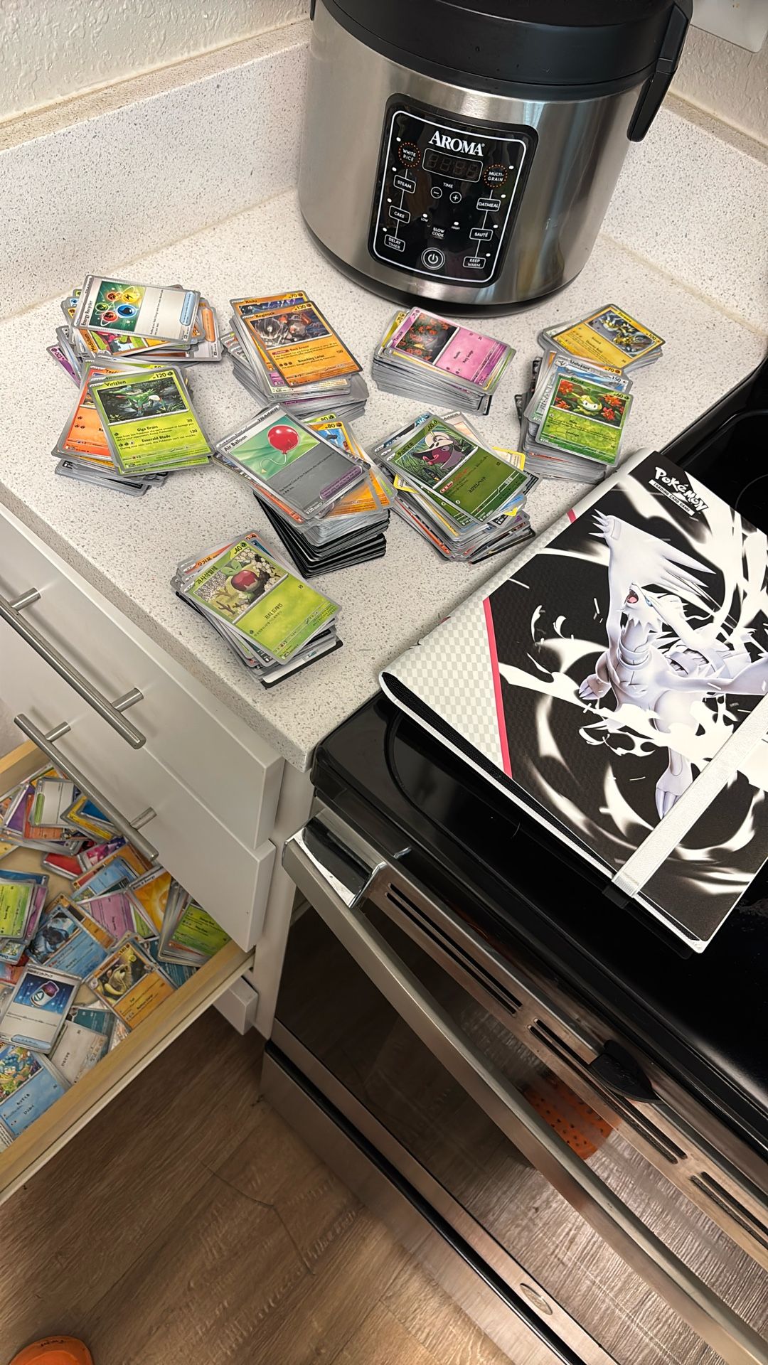 1000+ Pokemon Cards