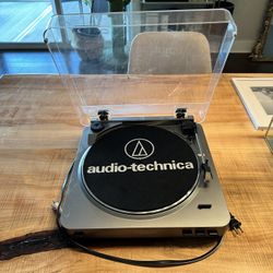 Audio-technica Turntable AT-LP60