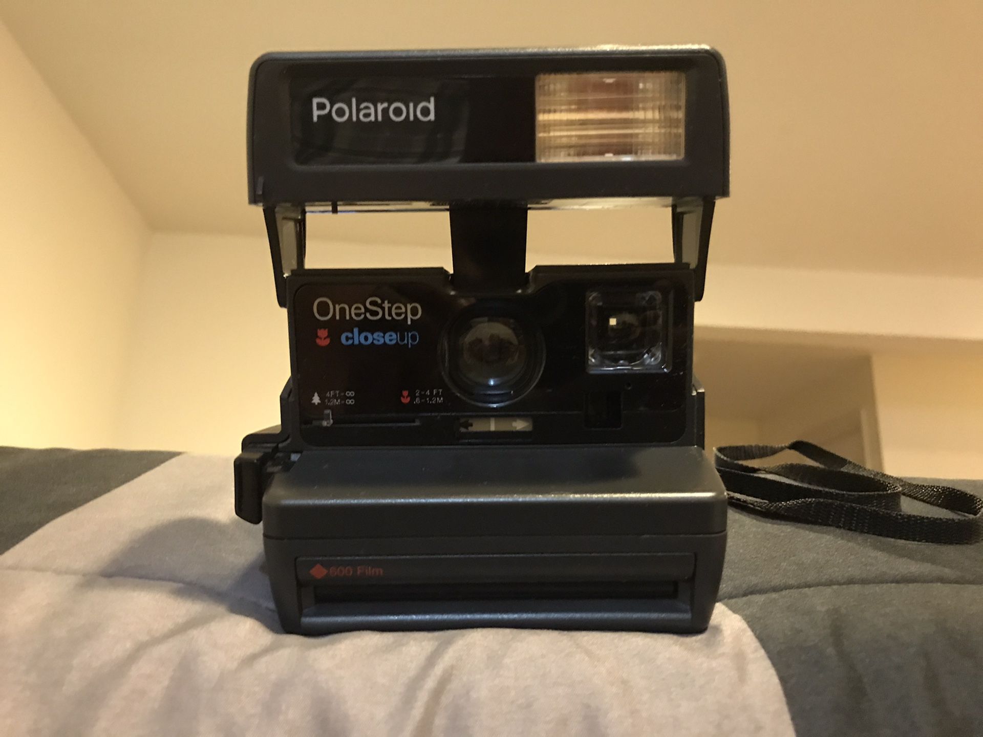 2 Polaroid 600 Cameras (Excellent) One Step Close Up