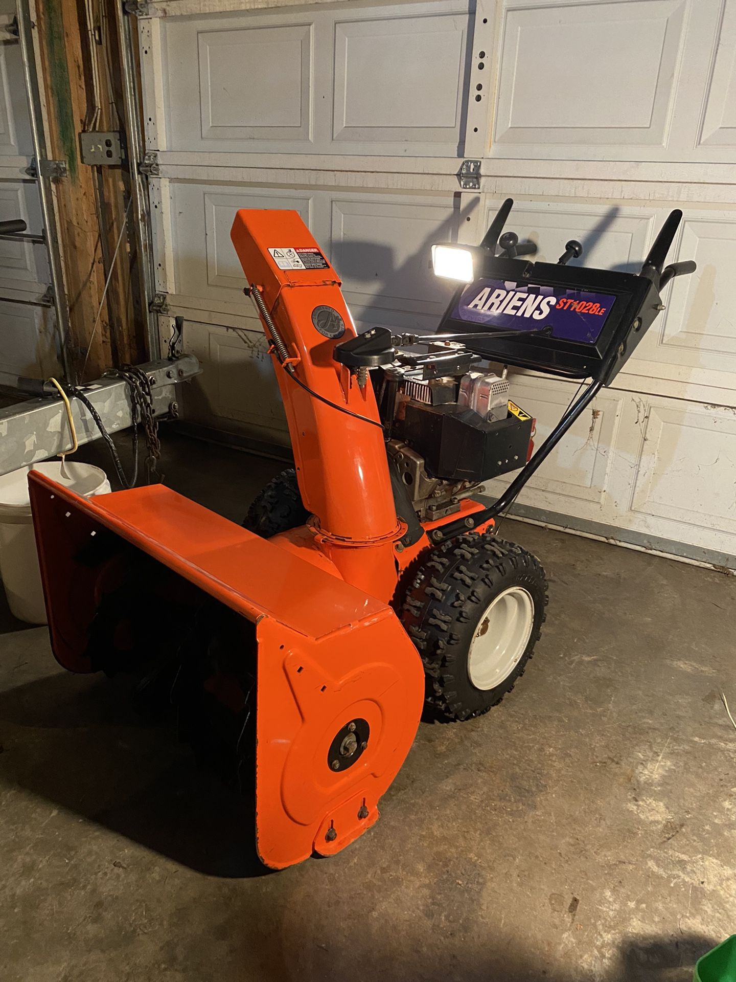 Ariens Snowblower 10hp 28inch