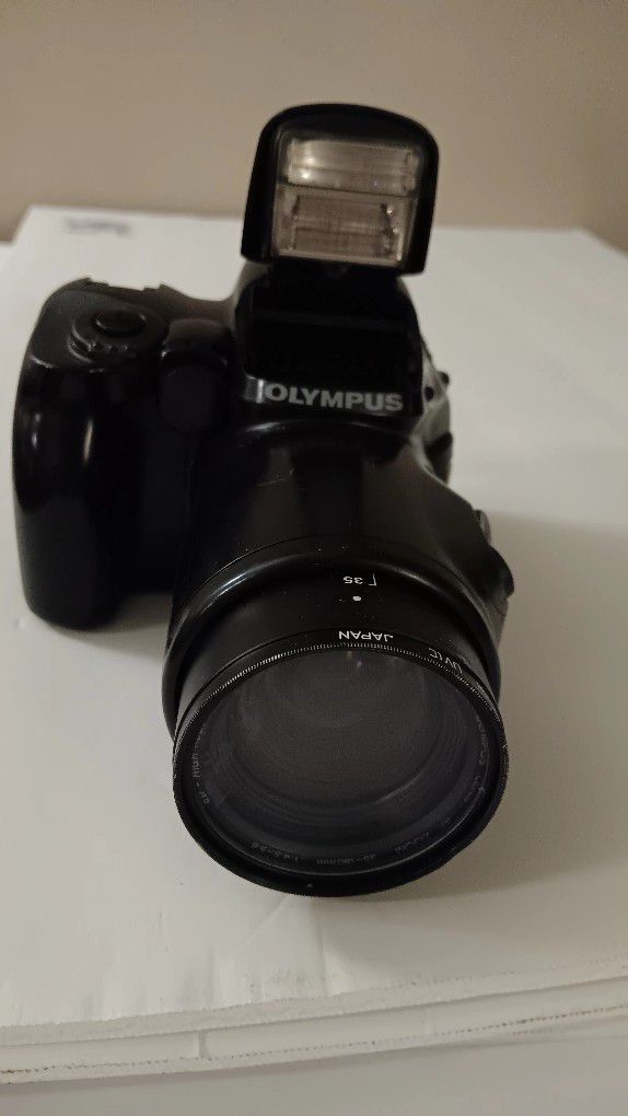 Olympus IS-3 DLX AF Zoom 35-180mm 35MM Film Camera Pop Up Flash

