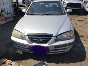 2005 Hyundai Elantra for parts , engine, transmission, bumpers