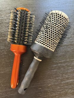2 Round Hair Styling Brushes – Blowout Brushes