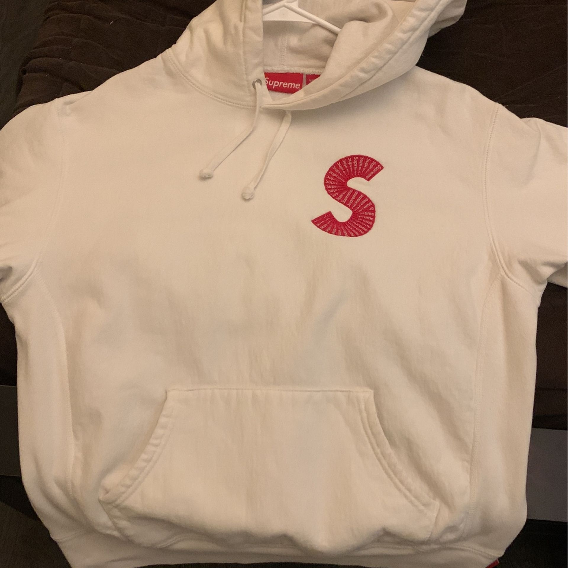 Supreme Small Hoodie with Logo embroided āSā