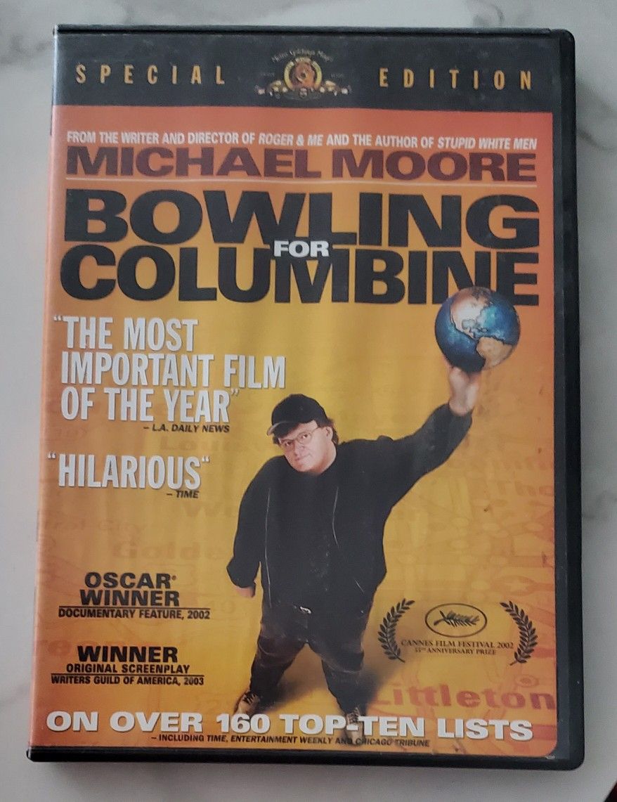 Bowling for Columbine R 2002 Documentary / Indie film ‧ 2 hours