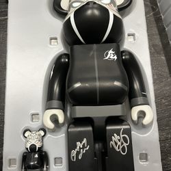 Signed Designercon 2022 Kinjaz Exclusive Bearbrick
