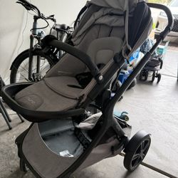 The Classic Demi Grow Stroller