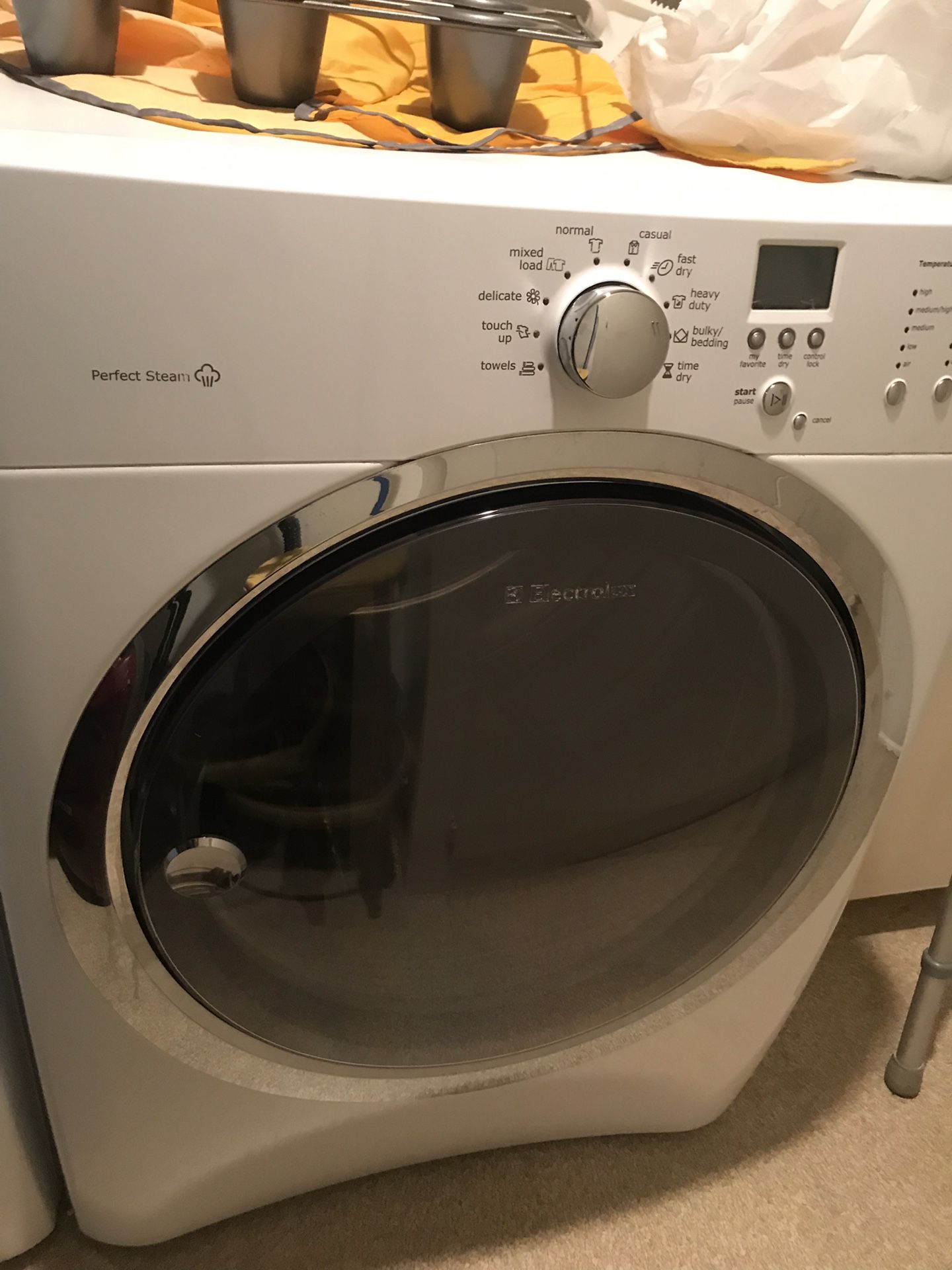 6 year old Electrolux perfect steam washer/dryer