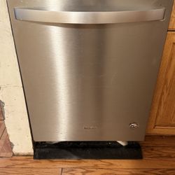 Whirlpool Dishwasher 