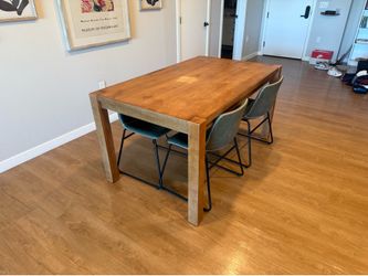 Table with 4 chairs