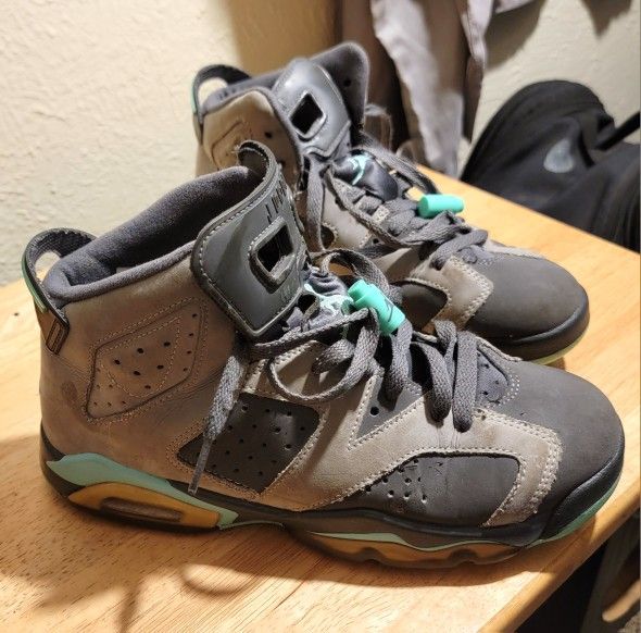 Retro Nike Air Jordan 6 VI