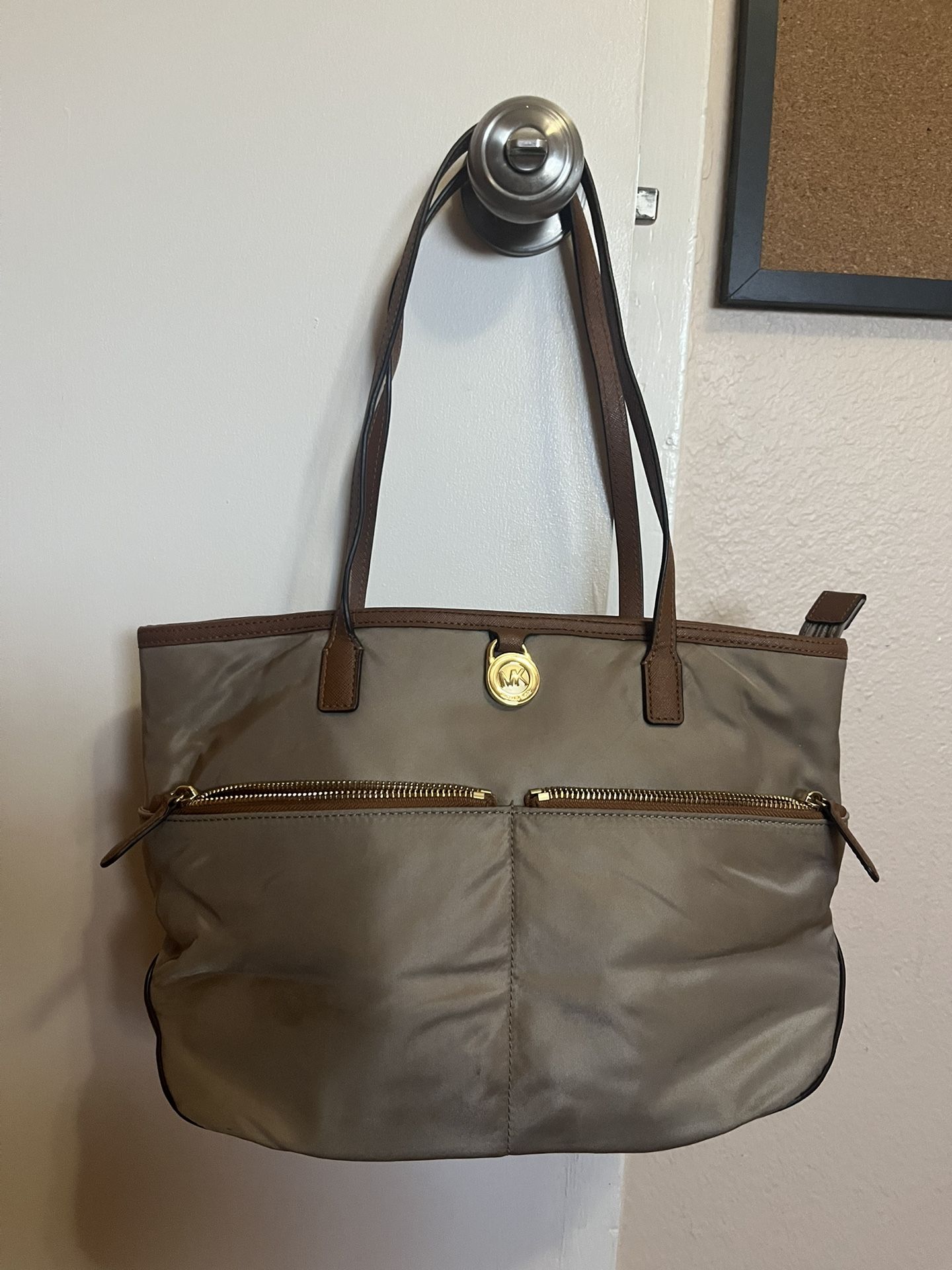 Michael Kors Handbag Purse **LIKE NEW!!*