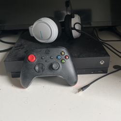 Xbox One S With Headset 