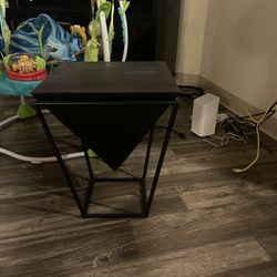 End tables 