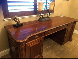Hekman Executive Solid Wood Writing Desk – Nearly Like New!