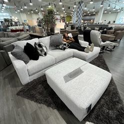 Grey/white Couch