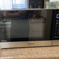 Panasonic Microwave - NN-SN67HS