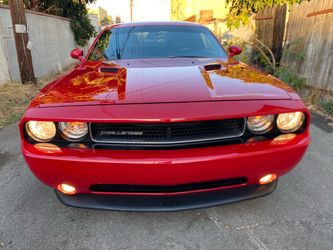 2013 dodge challenger SXT