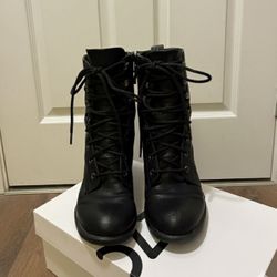 Women’s Black boots By American Rag(size 8) Pick up🛒 In Bellevue) *Check out my Other Posts 🎁 