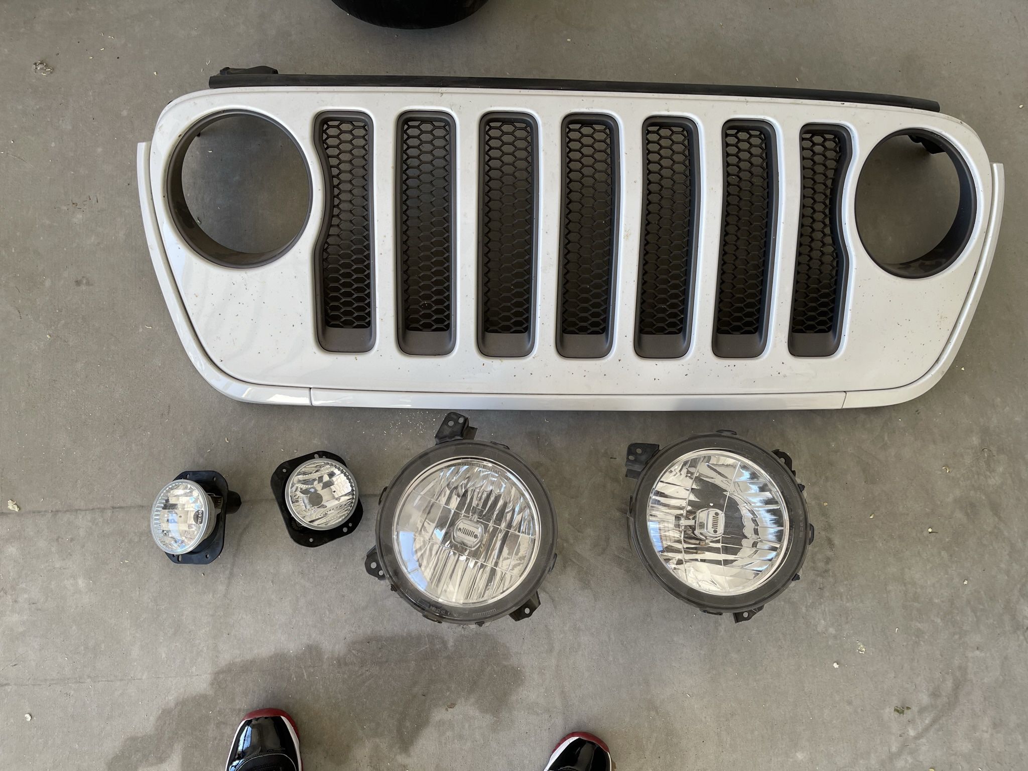 Jeep Rubicon Grill/Lights