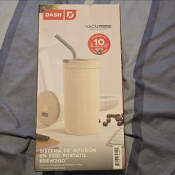 Cold coffee brewer